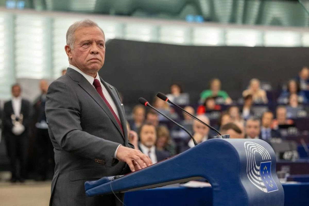His Majesty King Abdullah delivers an address at the European Parliament’s headquarters in Strasbourg, France
(Photo courtesy of Royal Court)