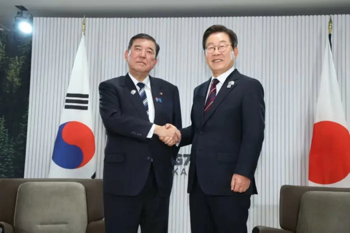 Japan's Prime Minister Shigeru Ishiba (left) and South Korea's President Lee Jae-myung at the start of their bilateral meeting on the sidelines of the G-7 Summit in Kananaskis, Alberta on Tuesday – AFP
(AFP photo)