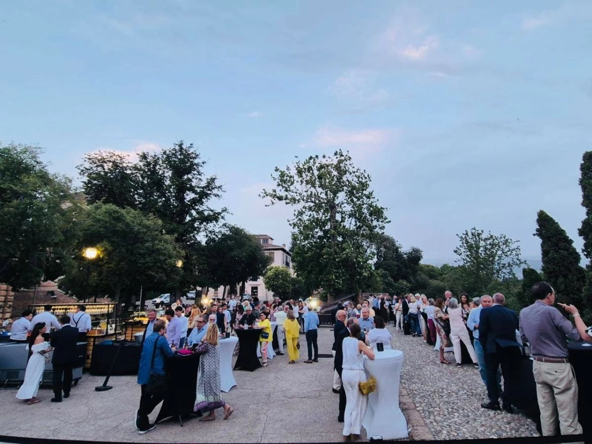 Chief Commissioner of the Petra Development and Tourism Region Authority Fares Braizat on Tuesday presents a sculpture representing Ad-Deir (The Monastery) to the management of Alhambra Palace in Spain (Photos courtesy of PDTRA)