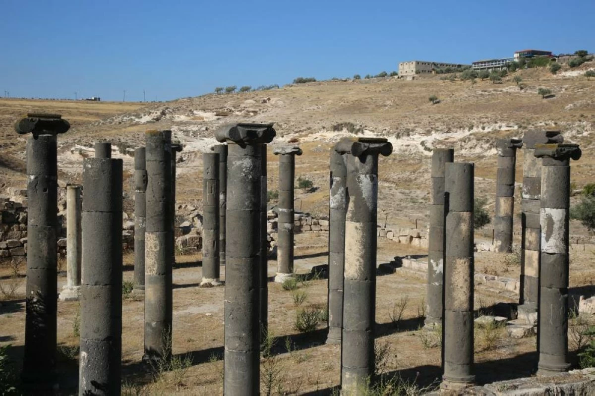 Despite its historical importance, much of Abila remains vulnerable today
(Photo by Sophie Constantin)