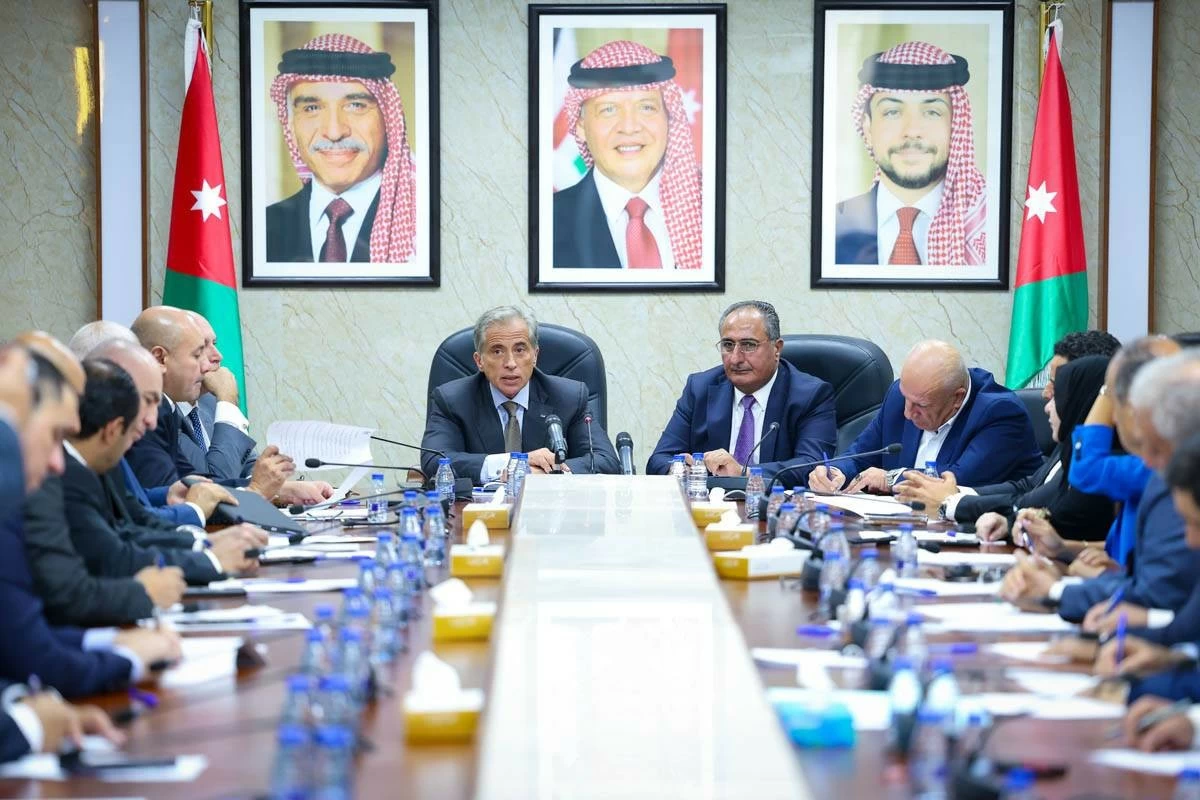 Prime Minister Jafar Hassan meets on Tuesday with members of the Lower House’s Taqaddum bloc
(Petra photo)