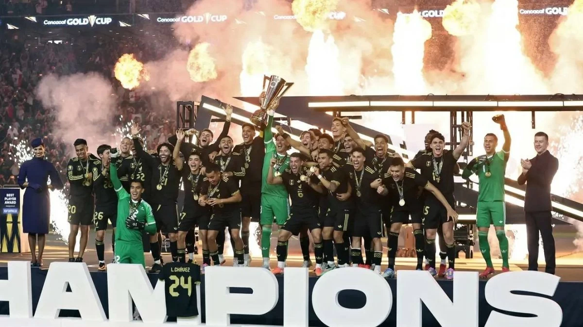Javier Aguirre’s men celebrating their 10th Gold Cup triumph  (Concacaf photo)