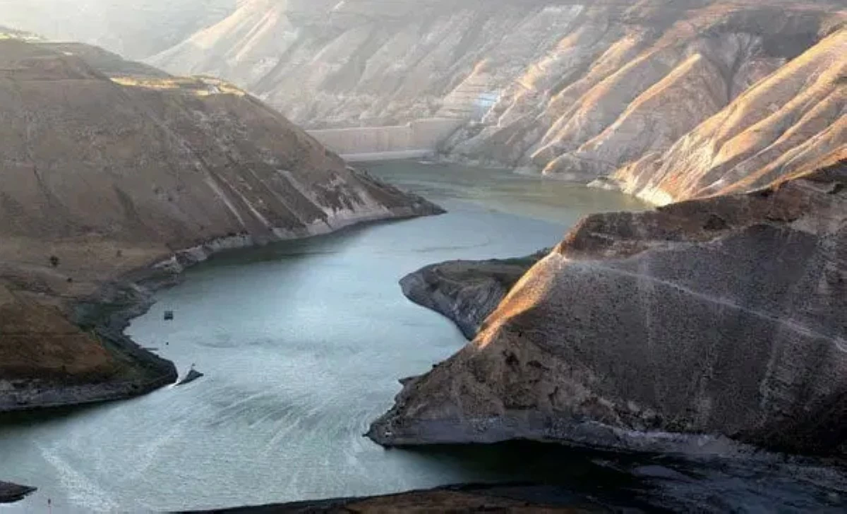 Ariel view of the Wihdeh Dam in the northern region on the border with Syria
(Photo by Mohammad Abu Ghoush)