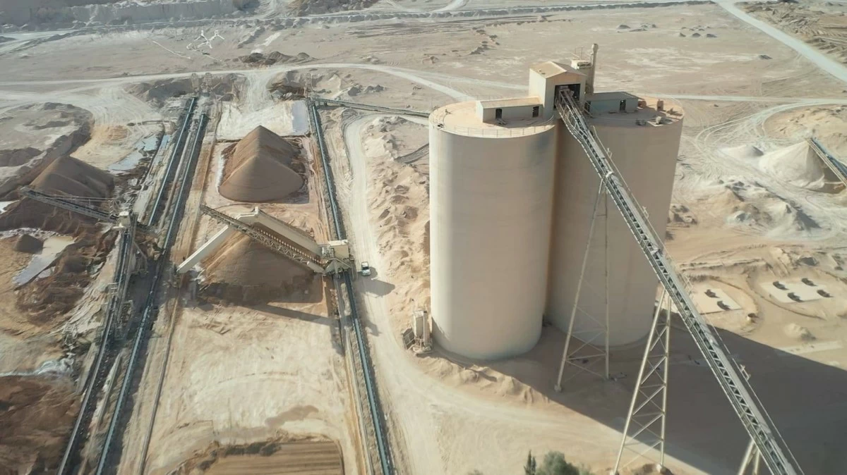 Statistical data from the Jordan Chamber of Industry shows the mining industries sector enjoys high production of JD1.93 billion annually (Petra photo)