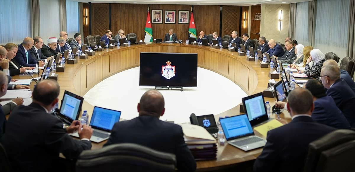 The Cabinet, during a session chaired by Prime Minister Jafar Hassan on Saturday, approves the rationale for a draft amendment to the Building and Urban and Village Planning Bylaw for 2025
(Petra photo)