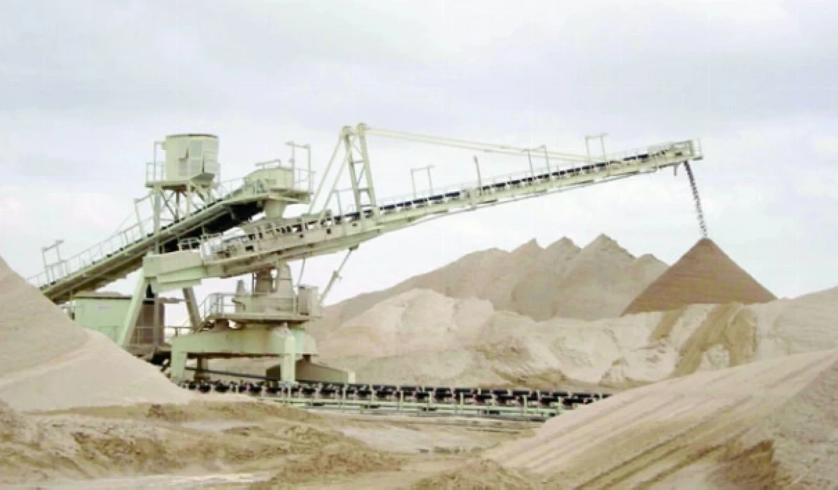 Production sites of the Jordan Phosphate Mines Company (JPMC) in Al Shediyeh and the Arab Potash Company (APC) in Ghour Al Safi
(JT file)