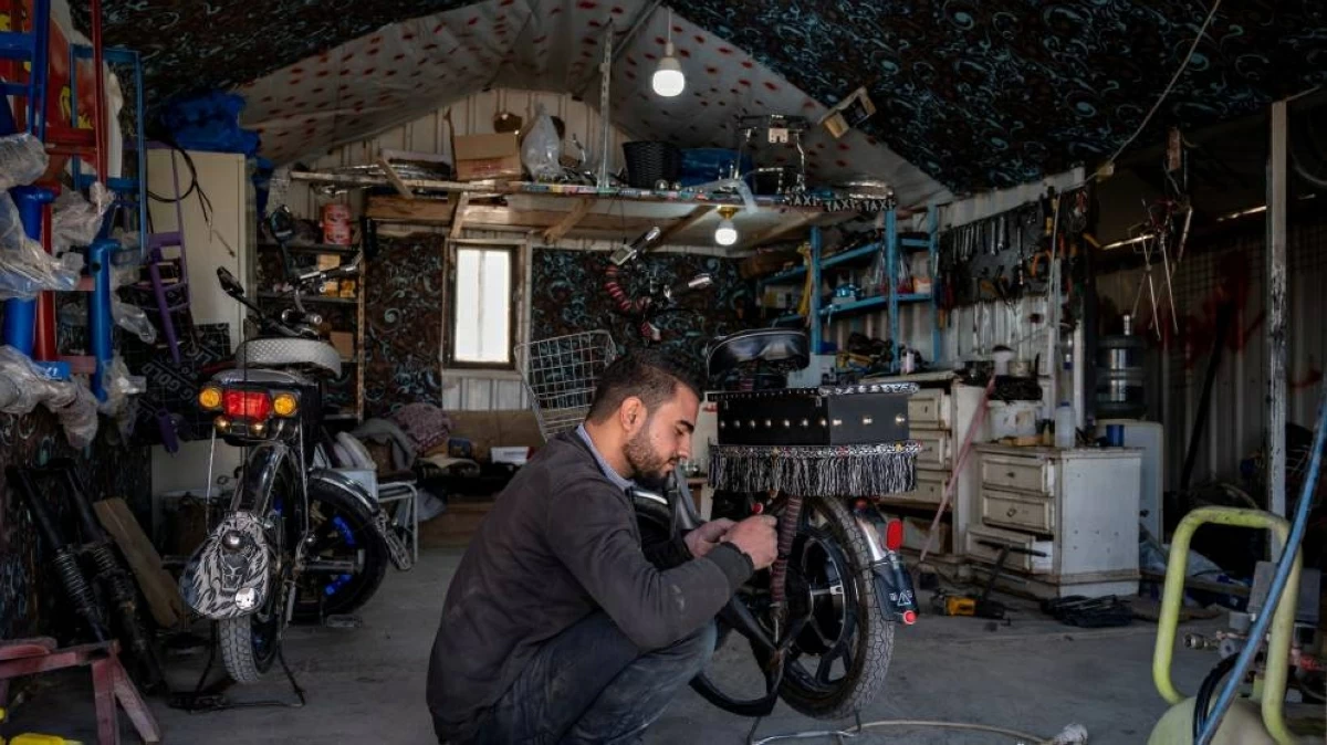 The United Nations High Commissioner for Refugees (UNHCR) says that Jordan issued 32,160 work permits to Syrian refugees from January through the end of May 2025, including 5,818 permits in May alone (Al Mamlaka TV photo)