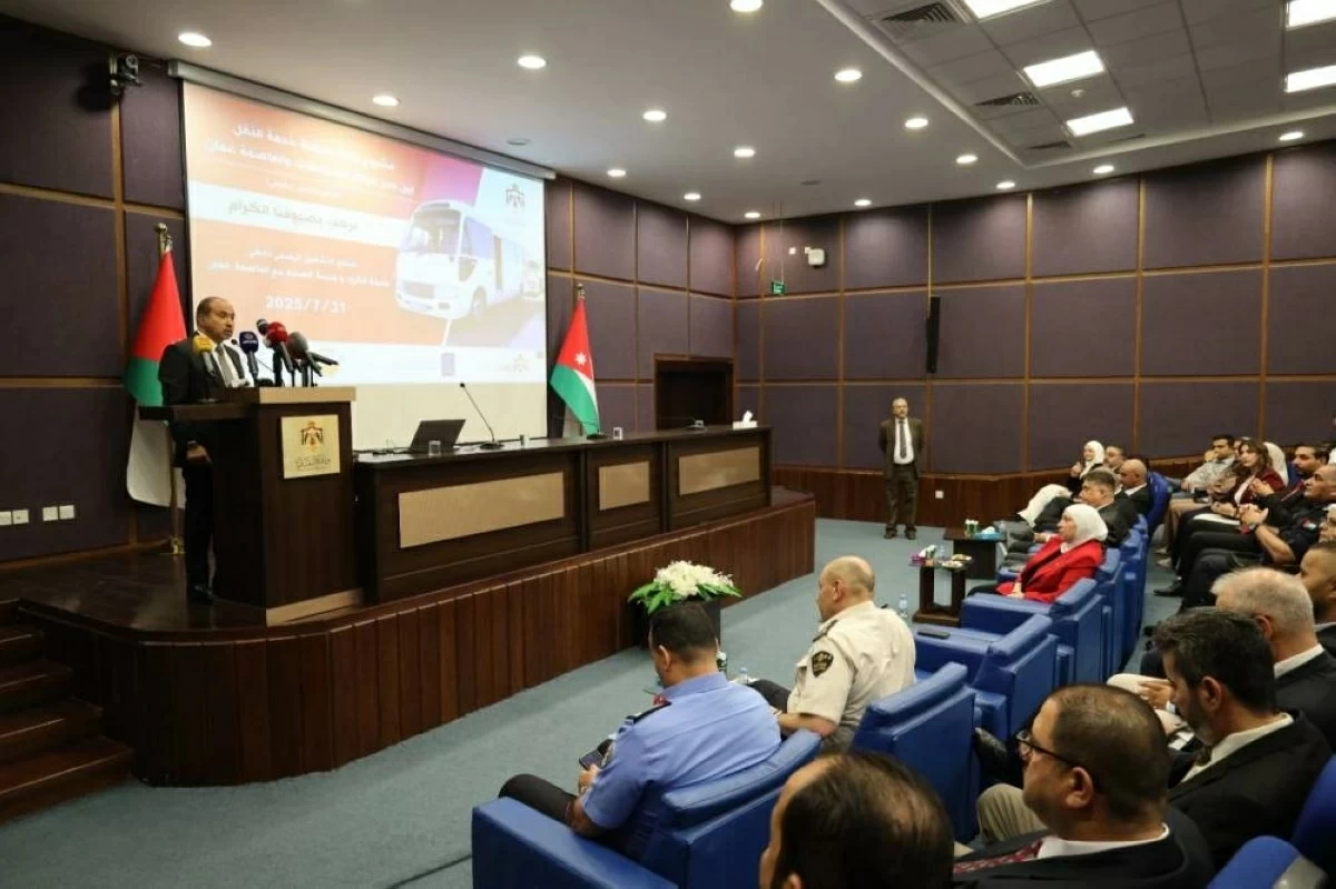 A total of 67 modern buses equipped with smart transportation systems will serve the Amman–Karak and Amman–Salt routes, part of a broader effort to enhance public transportation services and reduce reliance on private vehicles (Petra photo)