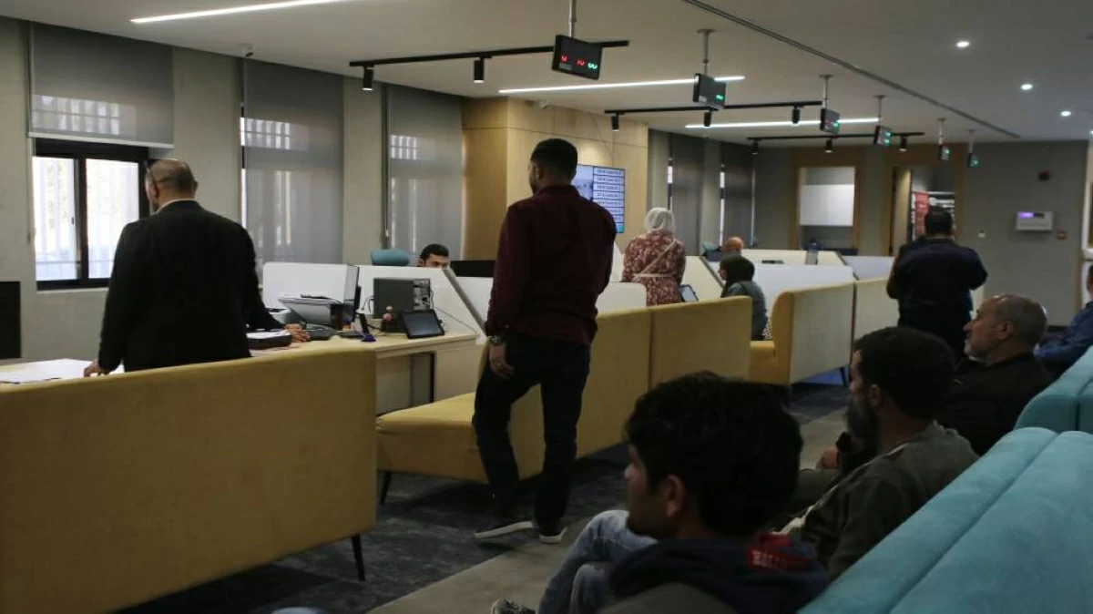 A World Bank report reveals that the government achieved 17 per cent during first six months of the implementation of 'Citizen-Oriented Digital Government' programme (Al Mamlaka TV photo)