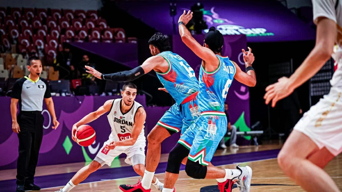 Freddy Ibrahim dribbles in the opening match of Group C where Jordan beat India 91-84 after overtime

(Photo FIBA Asia Cup)
