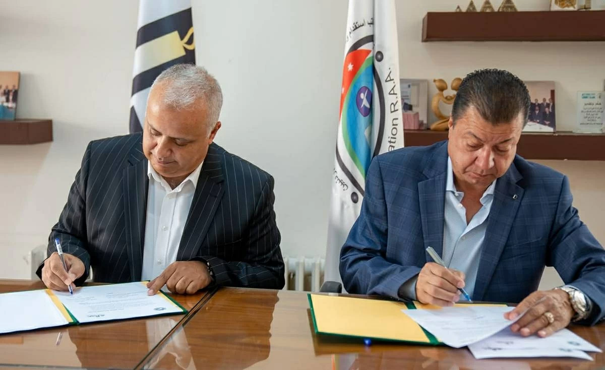 The agreement, signed by Adaleh CEO Asem Rababaa and Syndicate President Ahmad Faouri, aims to enhance cooperation to ensure domestic workers’ rights are upheld in accordance with Jordanian legislation
(Photo courtesy of the Adaleh Centre for Human Rights Studies)