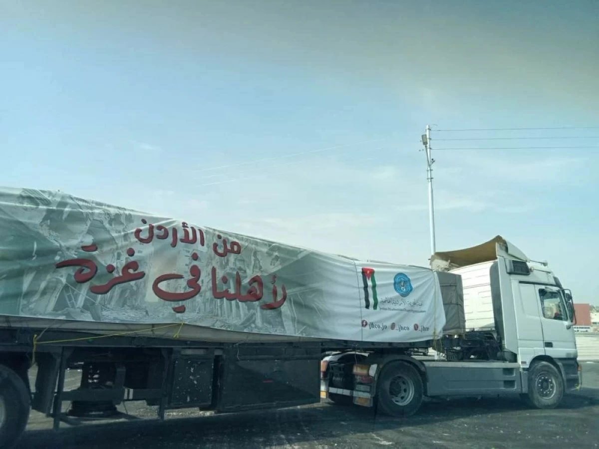 The Jordan International Food Festival on Saturday dispatches its third relief convoy to the Gaza Strip, in coordination with the Jordan Hashemite Charity Organisation 
(Al Rai photo)