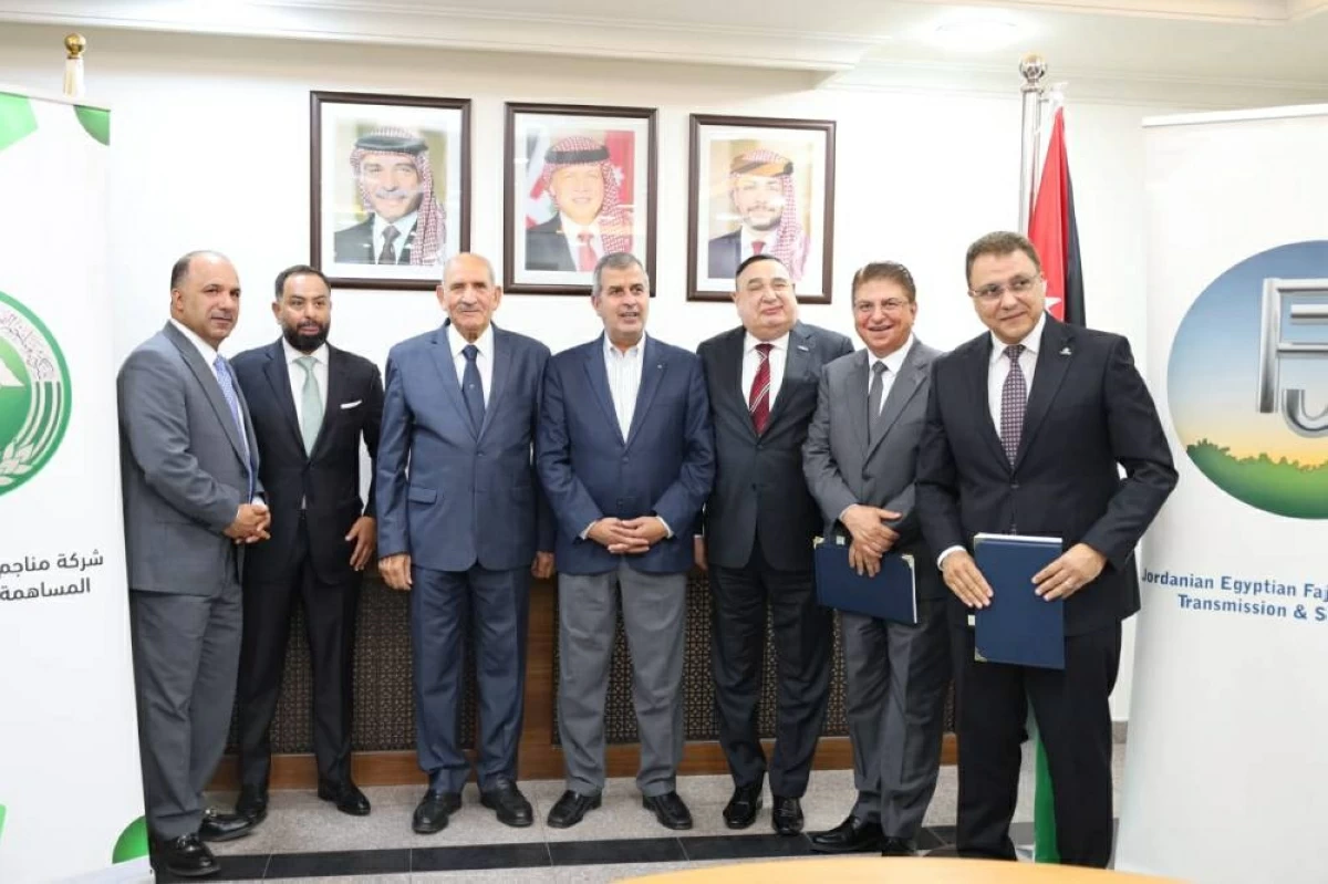 Minister of Energy and Mineral Resources Saleh Kharabsheh on Thursday attends the signing of agreements to supply and sell natural gas to the Jordan-Japan Fertiliser Company (Nippon) plant in Aqaba’s southern region

(Photo courtesy of the Ministry of Energy and Mineral Resources)