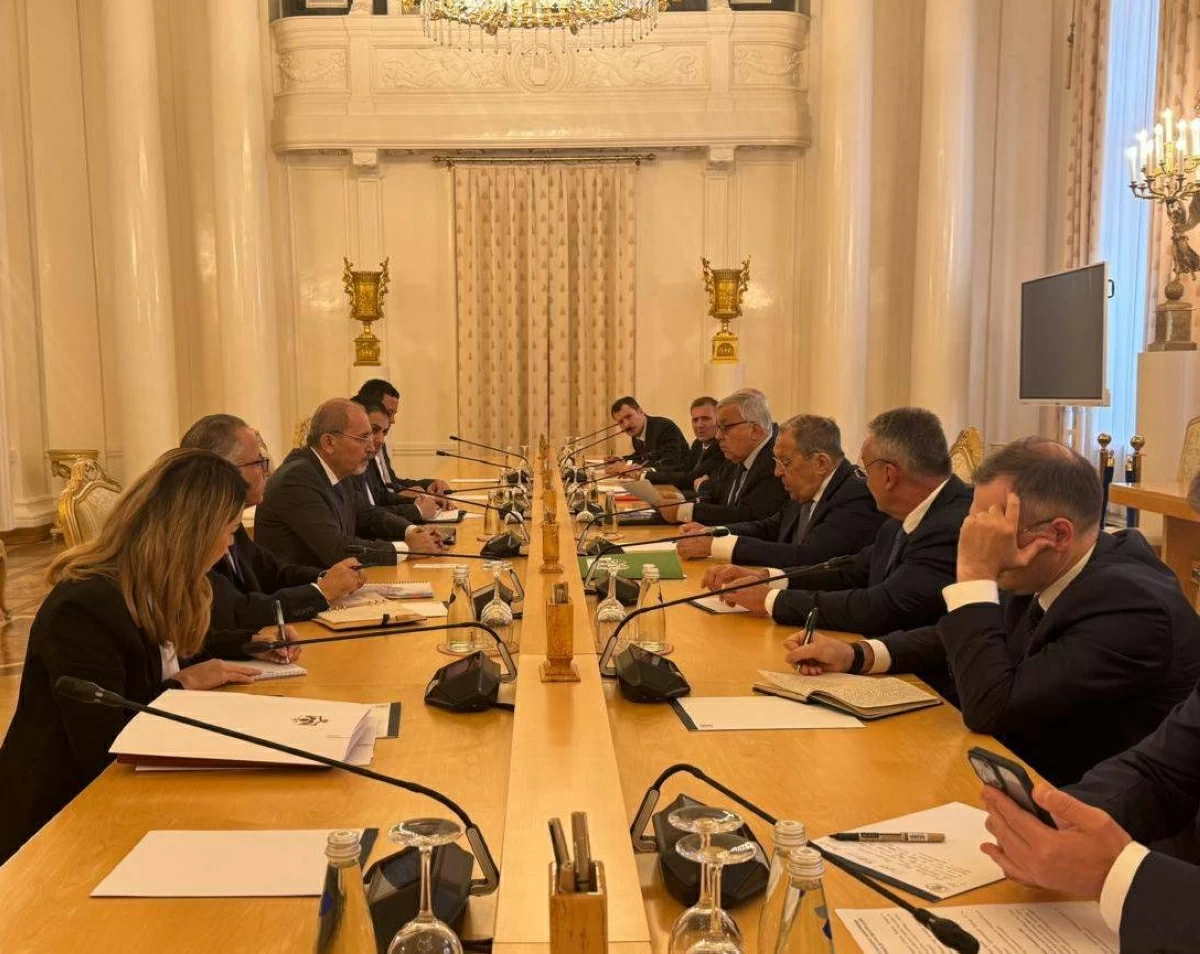Deputy Prime Minister and Foreign Minister Ayman Safadi on Wednesday holds extensive talks with Russian Foreign Minister Sergey Lavrov in Moscow (Photo courtesy of Foreign Minister
