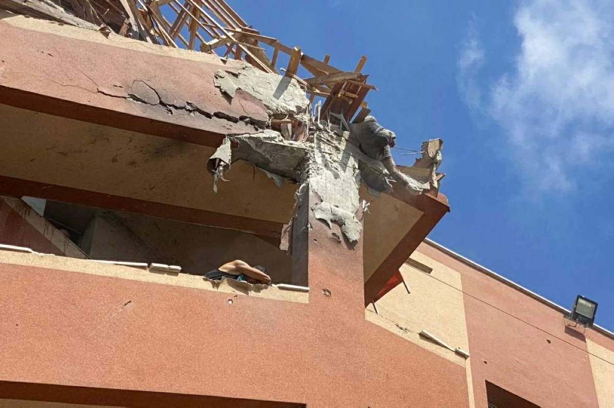 Palestinians try to reach causalties following Israeli strikes on Nasser hospital in Khan Yunis in the southern Gaza Strip on August 25, 2025, with reports stating several killed including journalists.
(AFP photo)