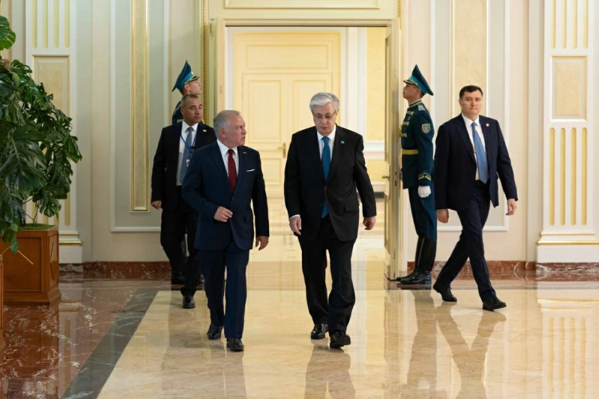 His Majesty King Abdullah and Kazakhstan President Kassym-Jomart Tokayev attend on Wednesday the closing session of the Kazakhstan-Jordan Business Forum in Astana (Photo courtesy of Royal Court)
