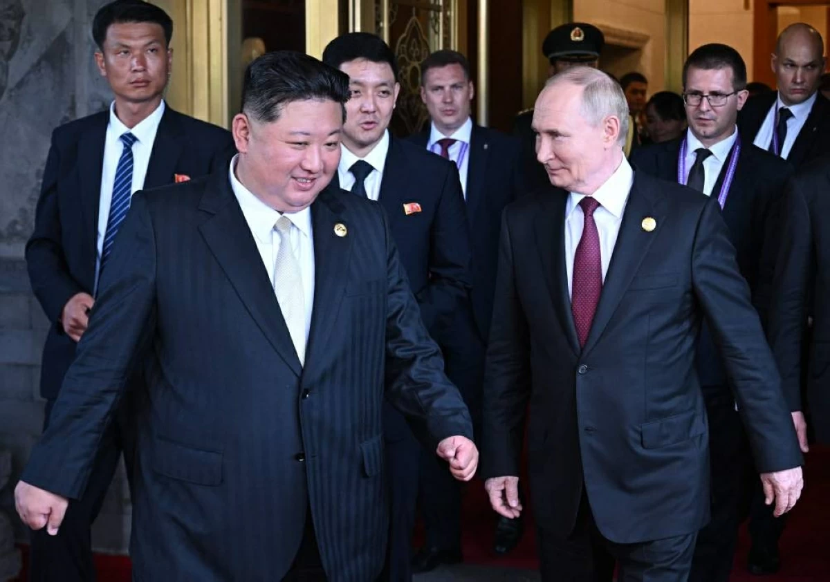 Russian President Vladimir Putin sees North Korean leader Kim Jong Un off following their talks after attending a military parade marking the 80th anniversary of victory over Japan and the end of World War II, in Beijing on September 3, 2025 (AFP photo)