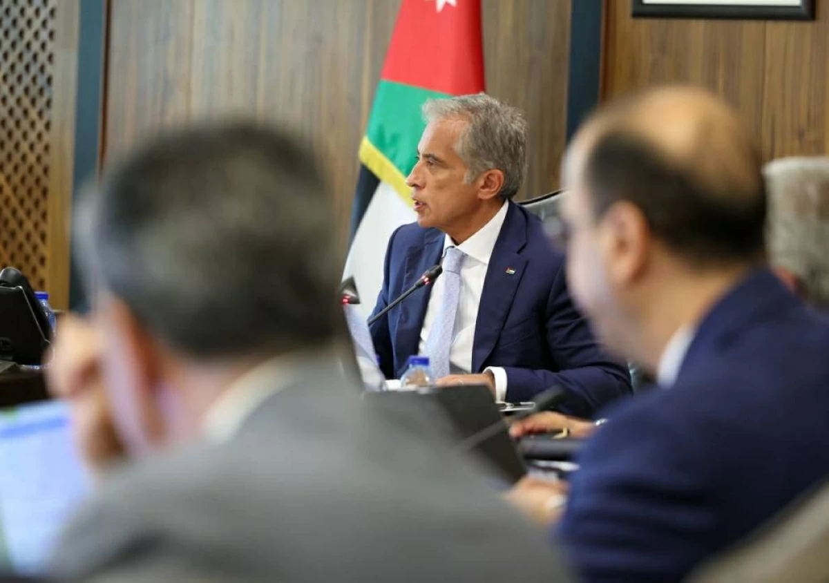 Prime Minister Jafar Hassan chairs a Cabinet session on Monday 
(Photo courtesy of Prime Ministry)