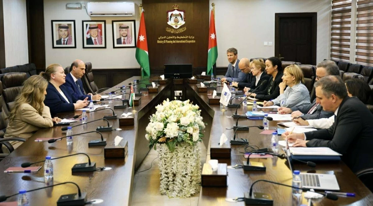 Minister of Planning and International Cooperation Zeina Toukan on Thursday meets with Vice President of the European Investment Bank Gelsomina Vigliotti and her accompanying delegation
(Photo courtesy of Ministry of Planning and International Cooperation)