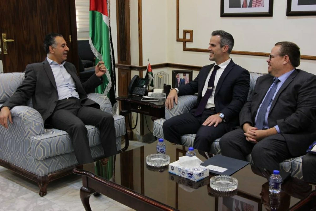 Minister of Industry, Trade and Supply  Yarub Qudah on Monday holdd talks with a US delegation led by Senior Official in the Bureau of Democracy, Human Rights and Labour Jacob McGee (Petra photo)