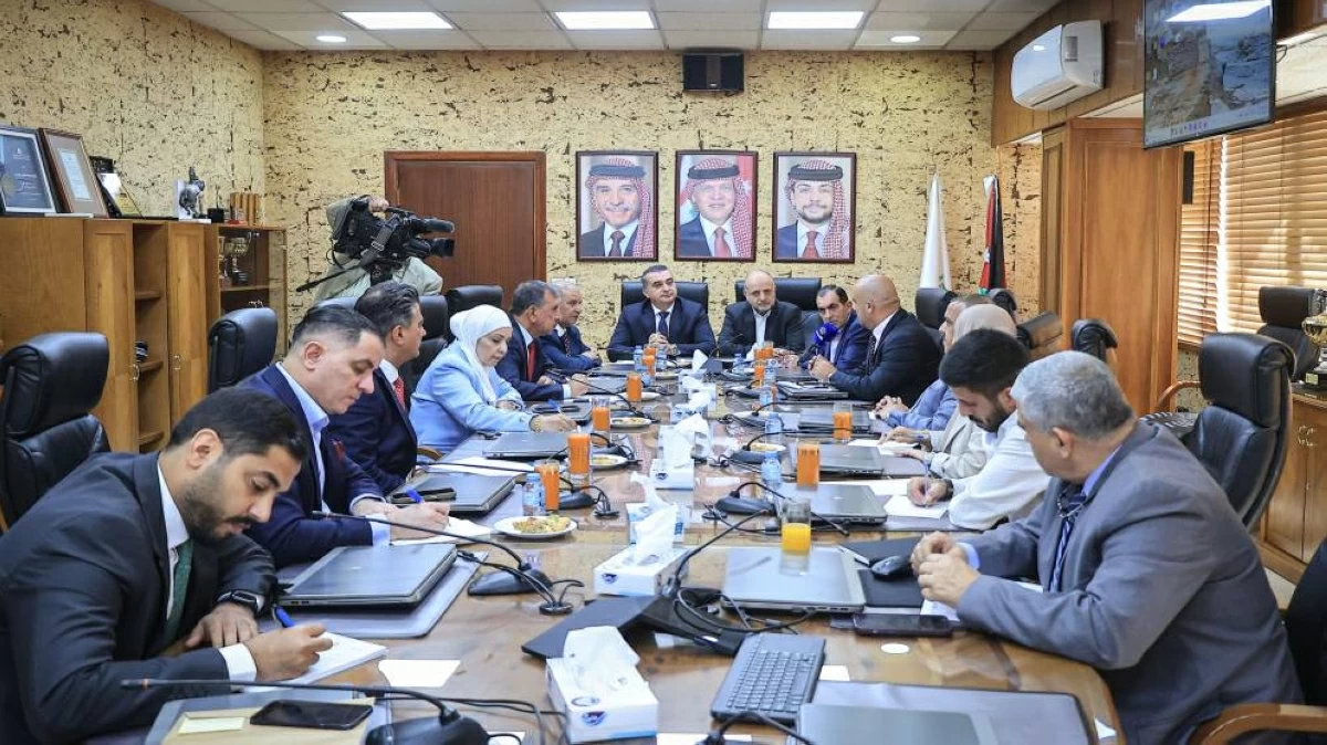Jordan Petroleum Refinery Company General Manager Hassan Hiari says that the company recently re-launched the tender for the fourth expansion project of the refinery (Al Mamlaka TV photo)