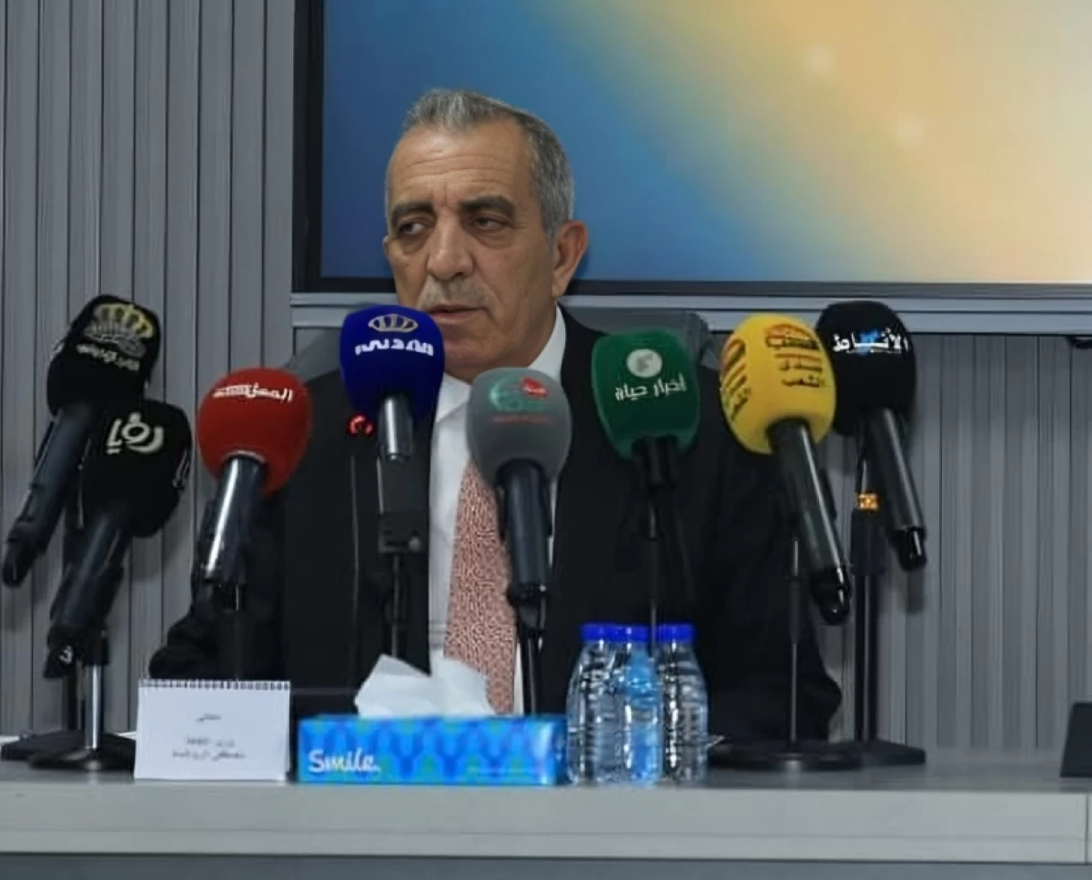 Culture Minister Mustafa Rawashdeh on Tuesday highlights the role of cultural centres in providing an enabling environment filled with programmes and training opportunities that help youth develop their skills (Petra photo)