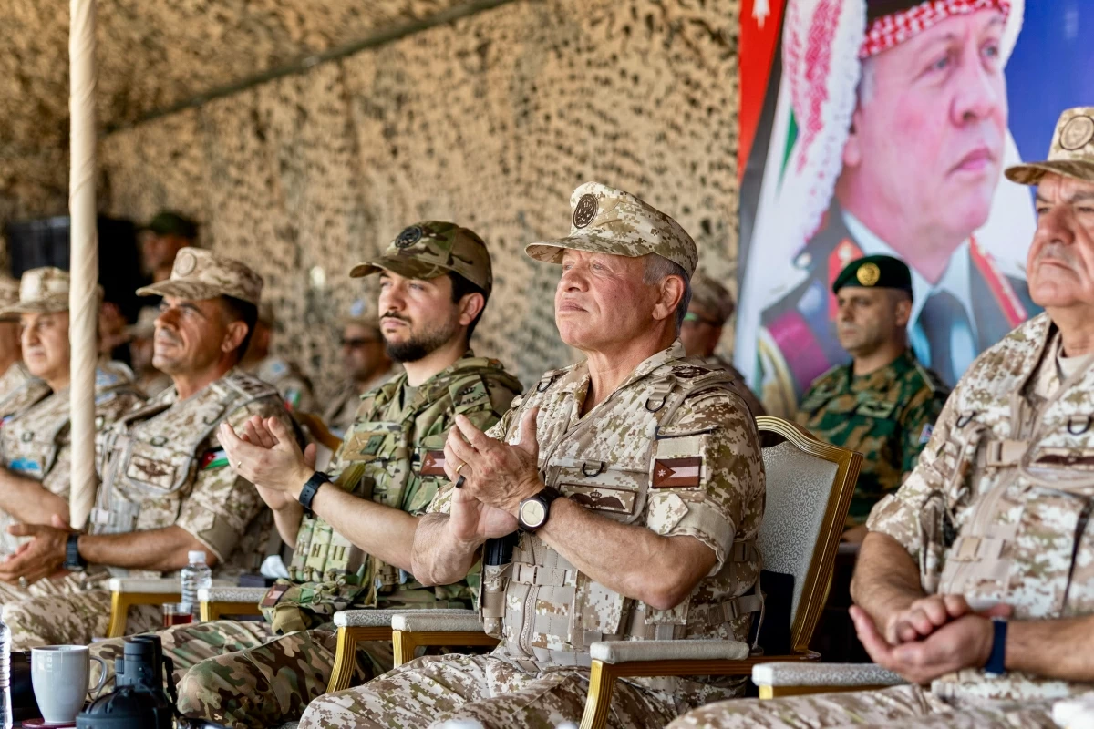 His Majesty King Abdullah, the Supreme Commander of the Jordan Armed Forces-Arab Army, accompanied by HRH Crown Prince Hussein, attend on Monday a military exercise conducted by the Royal Field Air Defence Directorate
(Photos courtesy of Royal Court)