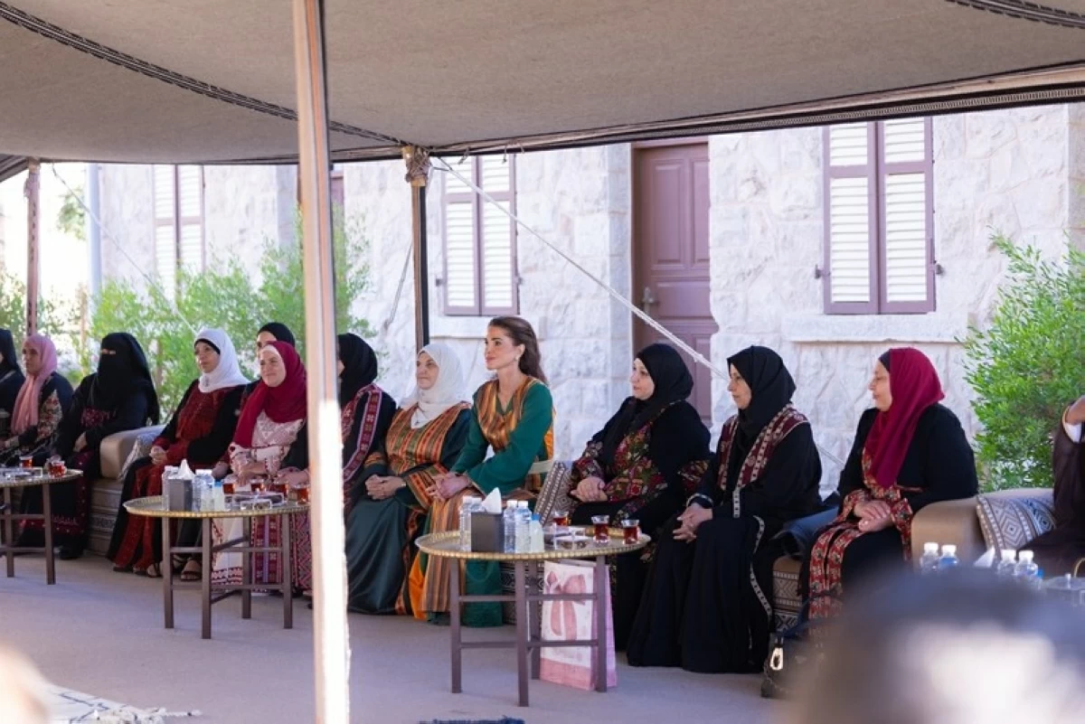 Her Majesty Queen Rania visits on Wednesday Maan Governorate, where she met with small business owners supported by the Royal Hashemite Courtand the Al Aman Fund for the Future of Orphans (Photo courtesy of Office of Her Majesty)