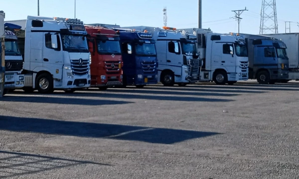 Trucks waiting at the Jaber-Nassib border crossing between Jordan and Syria on December 19, 2024 (Petra photo)
