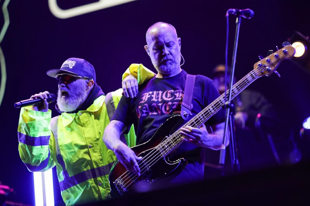 Fred Durst (left) and Sam Rivers  from the US band Limp Bizkit perform on stage at the Estereo Picnic Festival in Bogota on March 21, 2024
(AFP photo)