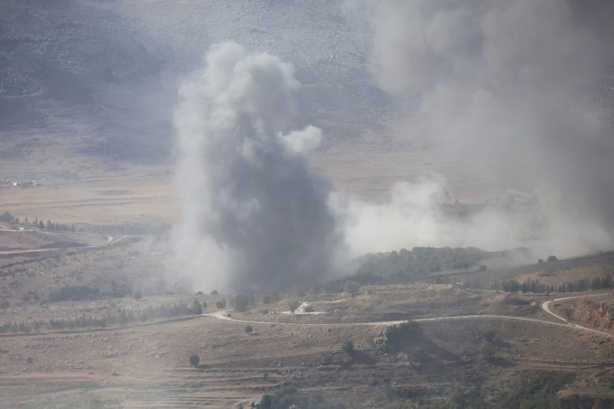 Smoke rises following an Israeli airstrike on the outskirts of the southern Lebanese village of Ej Jarmaq on October 20, 2025 (AFP photo)