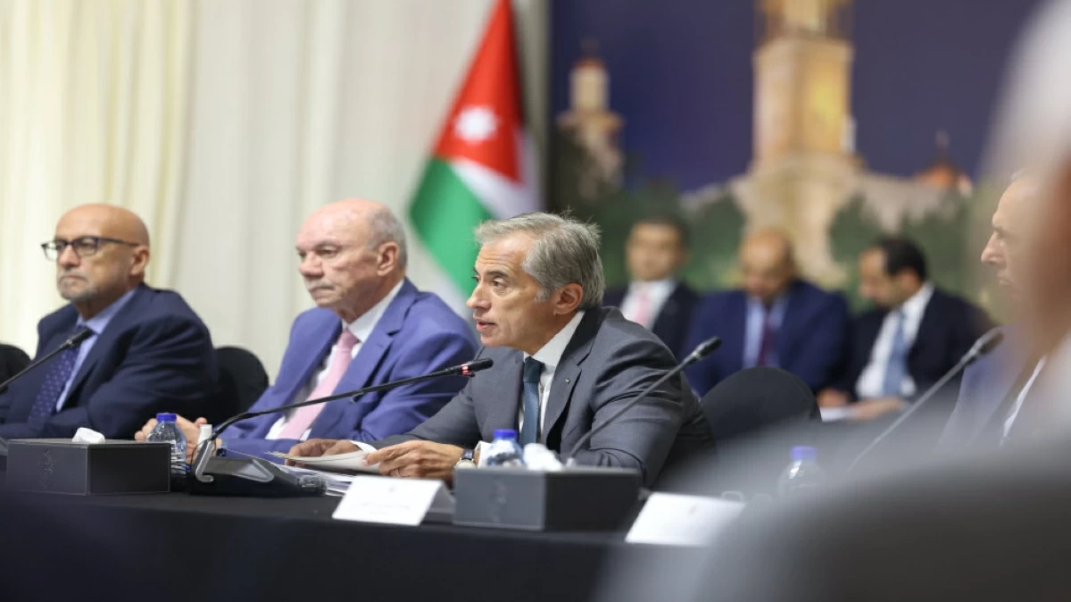 Prime Minister Jafar speaks during a Cabinet session on Wednesday
(Al Mamlaka TV photo)