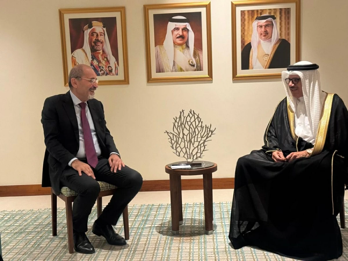 Deputy Prime Minister and Foreign Minister Ayman Safadi holds on Friday talks with Bahraini Foreign Minister Abdullatif bin Rashid Al Zayani (Photos courtesy of Foreign Ministry)