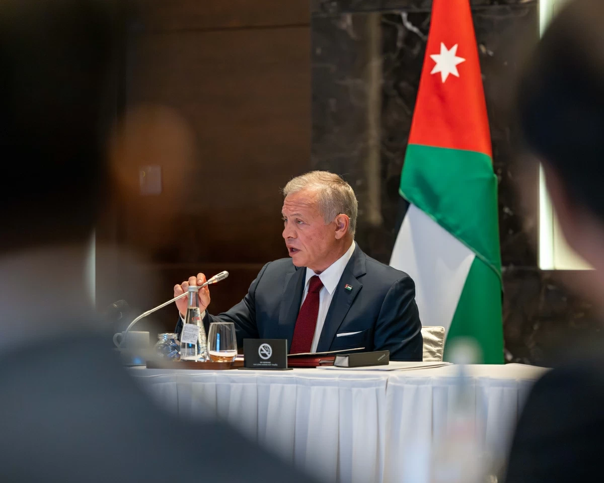 His Majesty King Abdullah meets in Hanoi on Thursday with representatives of leading Vietnamese textile companies and representatives of Jordan’s textile sector (photos courtesy of Royal Court)