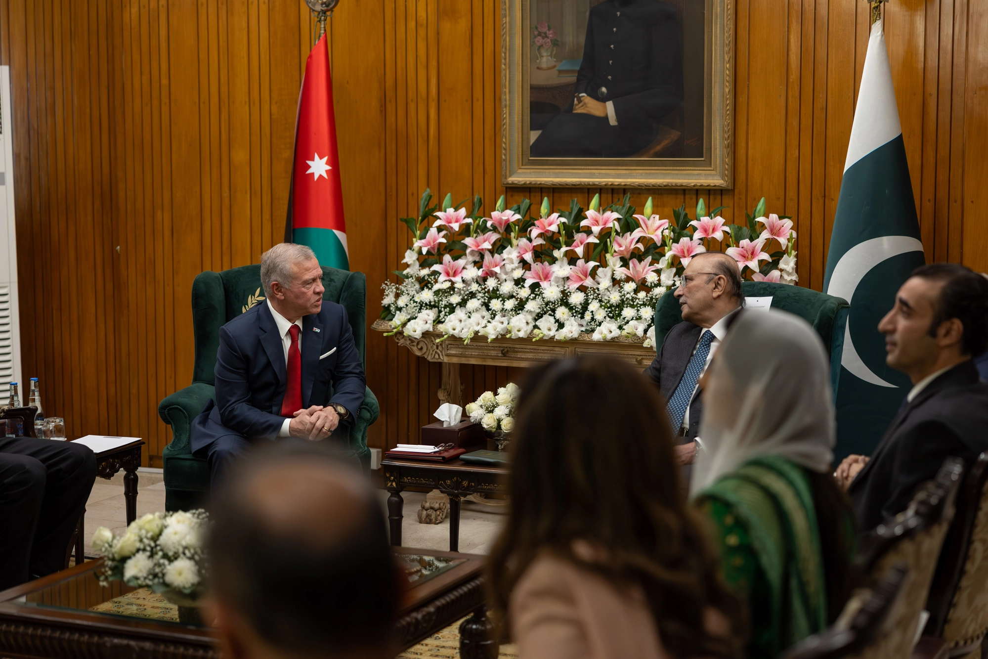 King, Pakistan president hold talks in Islamabad | Jordan Times
