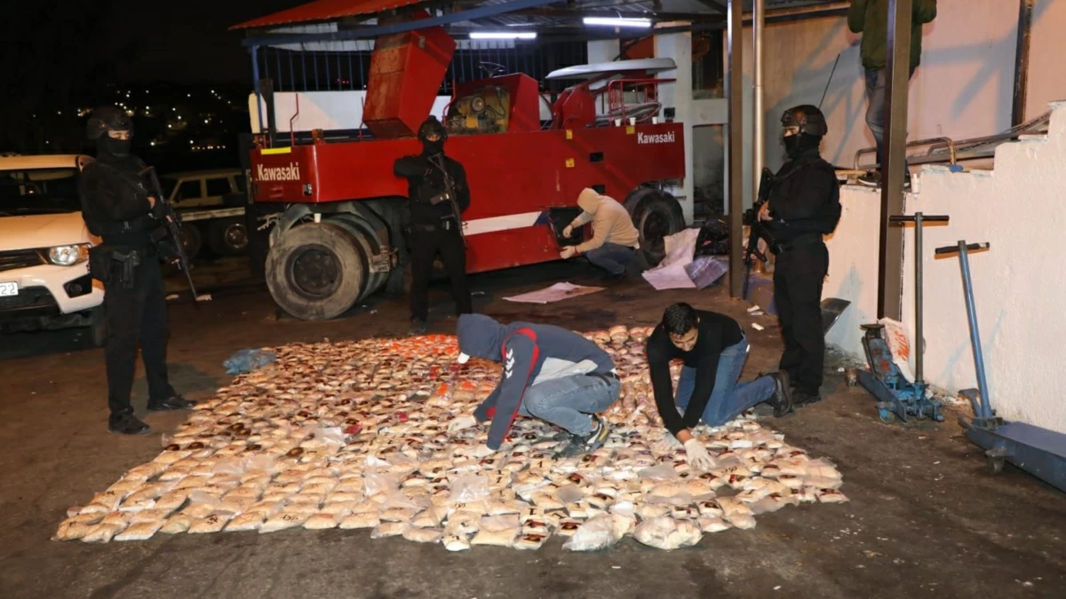 The Anti-Narcotics Department on Monday foils an alleged attempt to smuggle more than one million illicit pills destined for a neighbouring country a day earlier (Petra photo)