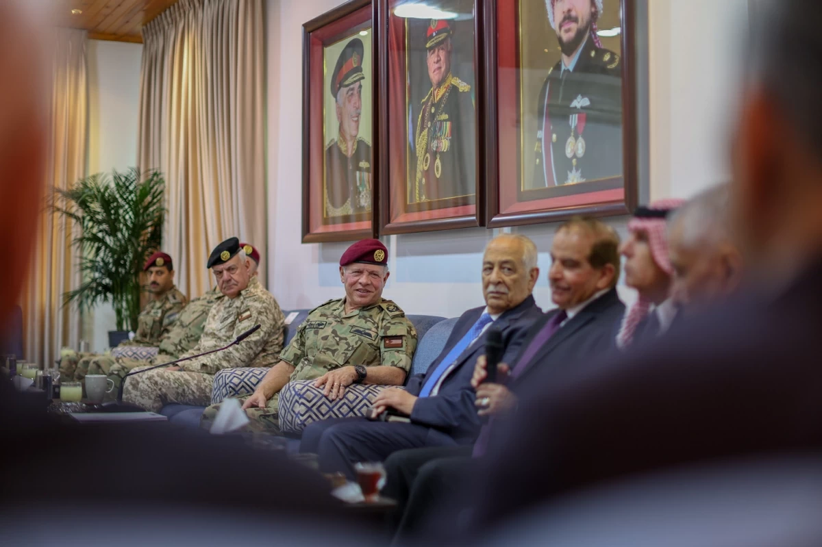 His Majesty King Abdullah, the Supreme Commander of the Jordan Armed Forces-Arab Army, meets on Wednesday with military retirees who served with him in the Special Forces (Photos courtesy of Royal Court)