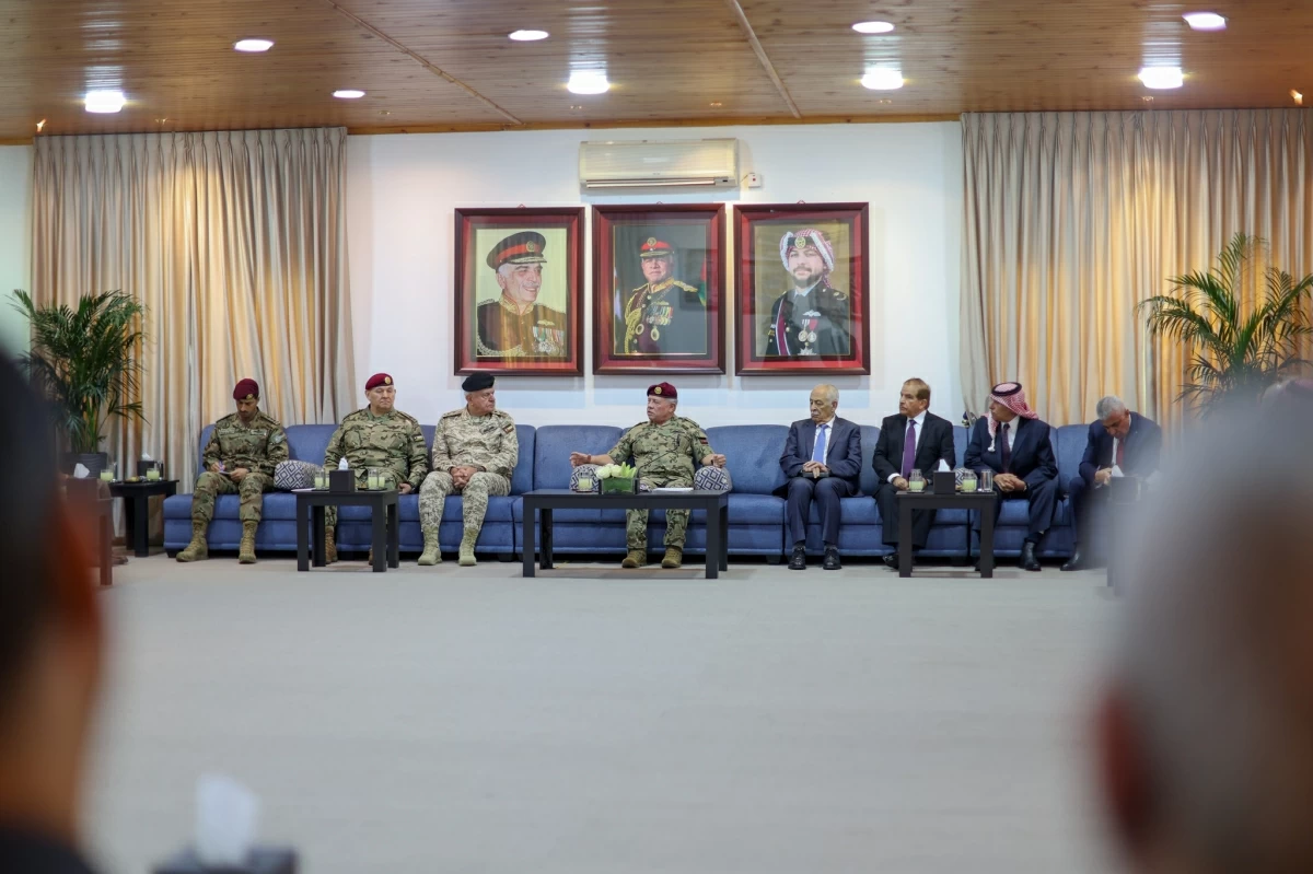 His Majesty King Abdullah, the Supreme Commander of the Jordan Armed Forces-Arab Army, meets on Wednesday with military retirees who served with him in the Special Forces (Photos courtesy of Royal Court)