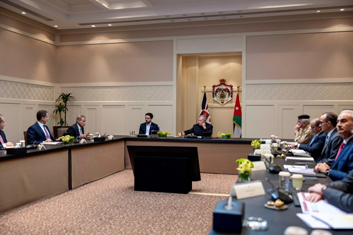 King briefed on government plan to develop first phase of Amra City |  Jordan Times