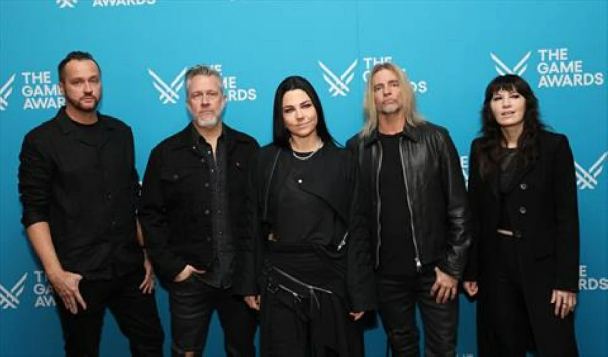 Members of the US rock band Evanescence pose on the red carpet upon arrival to attend The Game Awards at the Peacock Theatre in Los Angeles, California, on Thursday
(AFP photo)