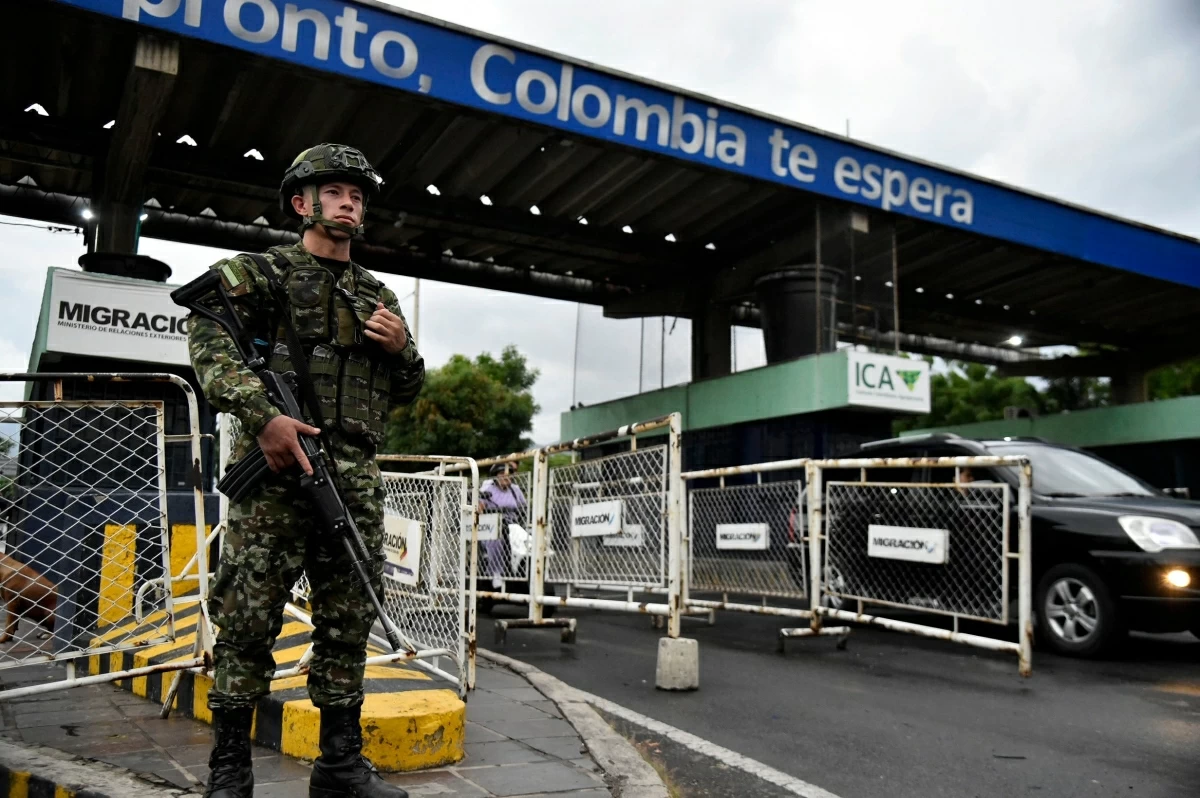 A Colombian soldier deployed in Cucuta, stands guard at the border crossing with neighbouring Venezuela, on Saturday, after US forces captured Venezuelan leader Nicolas Maduro after launching a ‘large scale strike’ on the South American country (AFP photo)