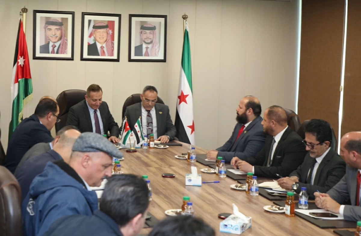 Minister of Agriculture Saeb Khreisat and Syrian Minister of Agriculture Amjad Badr on Monday discuss cooperation between the two countries in the agricultural sector (Petra photo)