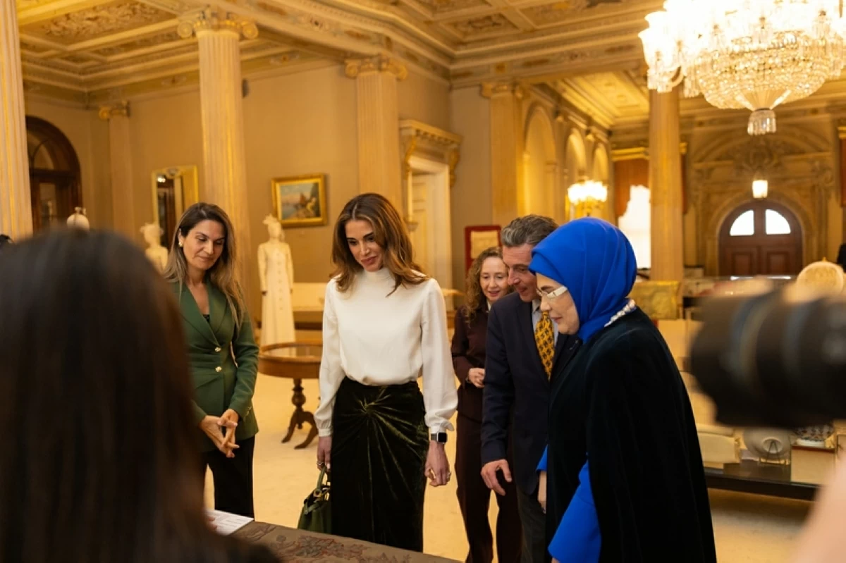 Her Majesty Queen Rania meets with the wife of Turkish President Recep Tayyip Erdogan, First Lady Mrs. Emine Erdogan, while accompanying His Majesty King Abdullah on a working visit to Istanbul on Saturday (Photo courtesy of Office of Her Majesty)