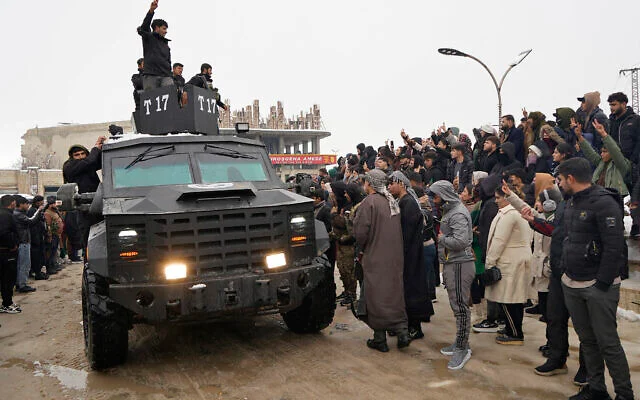 Members of Kurdish-led Syrian Democratic Forces (SDF) arrive at the Kurdish-held city of Ain Al Arab, also known as Kobane on January 23, 2026, after they withdrew from the Al Aqtan prison in the Raqqa province of Syria
(AFP photo)