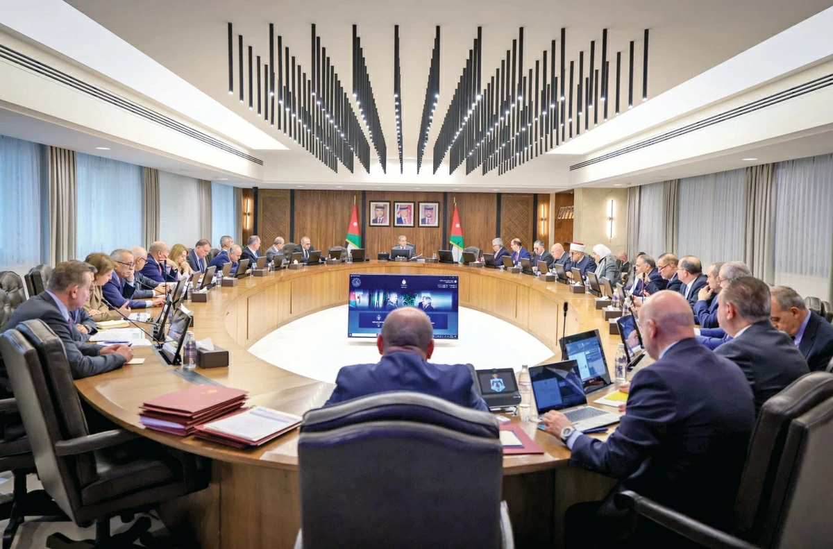 Prime Minister Jafar Hassan chairs a Cabinet session on Tuesday, where the 2026 amendments to the Social Security Law were approved (Petra photo)