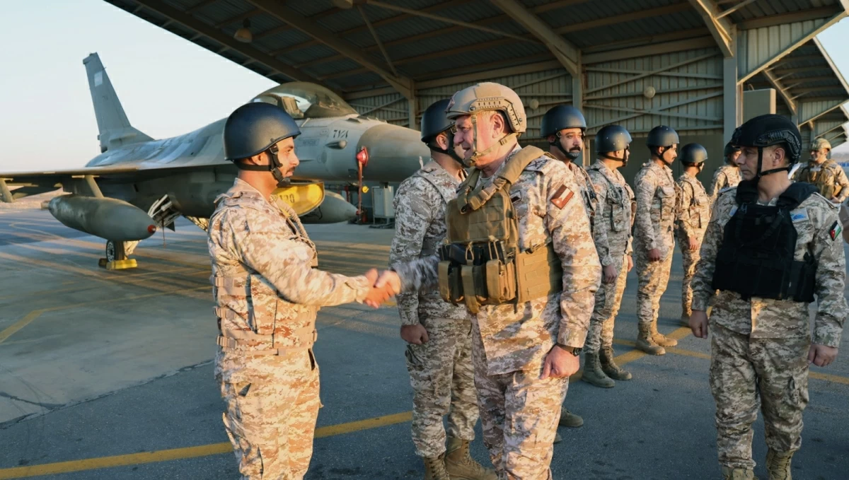 Chairman of the Joint Chiefs of Staff, Maj. Gen. Yousef Ahmed Huneiti on Tuesday visits the Hawk Missile Unit, Mod/20 (JAF photo)
