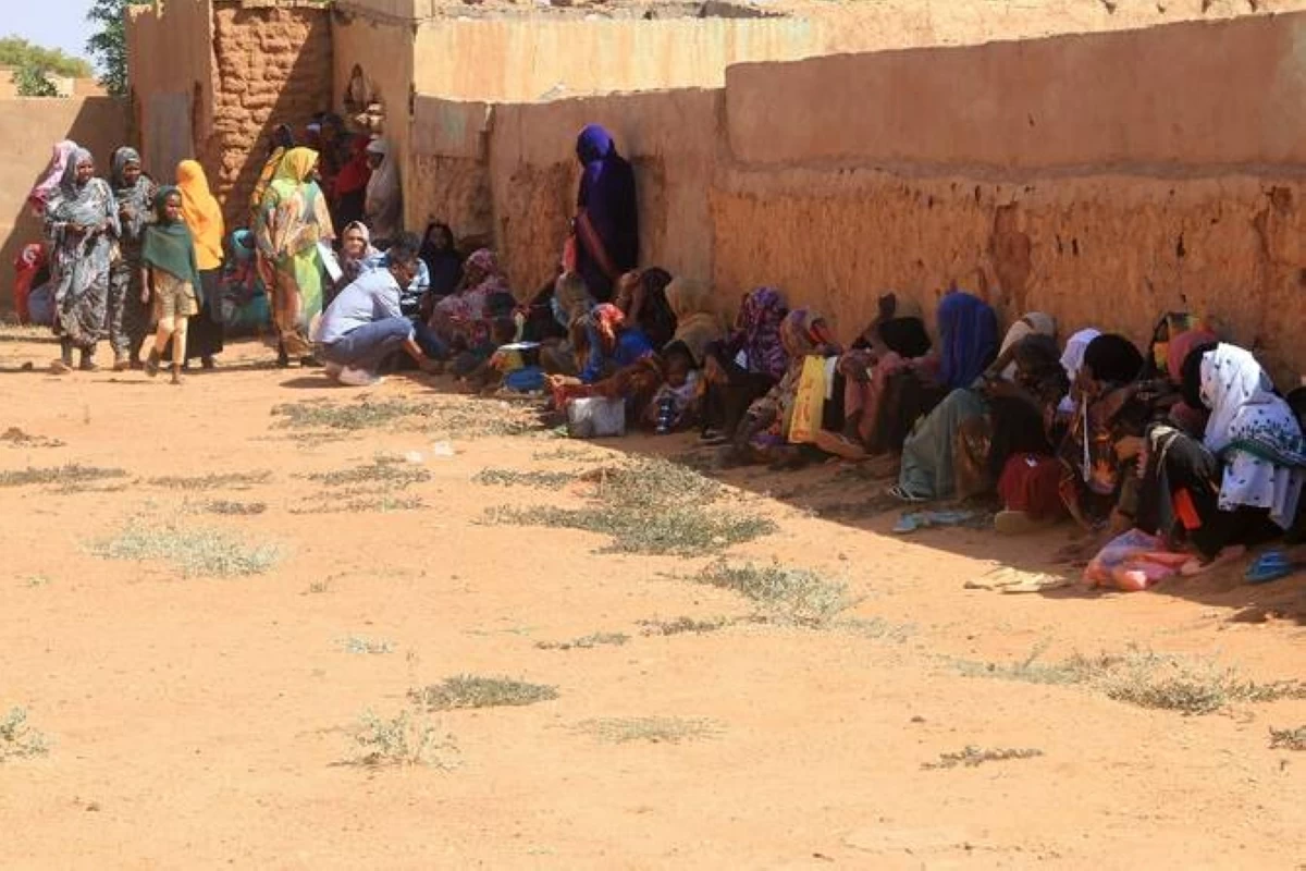 One strike hit a market in North Darfur state's Saraf Omra town on Wednesday, killing "22 people, including an Infant, and injuring 17 more," one health worker at the local clinic told AFP (AFP photo)