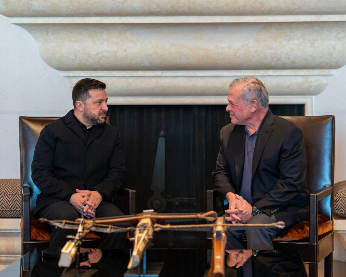 His Majesty King Abdullah on Sunday receives Ukraine President Volodymyr Zelenskyy to discuss the current developments in the region (Photo courtesy of Royal Court)
