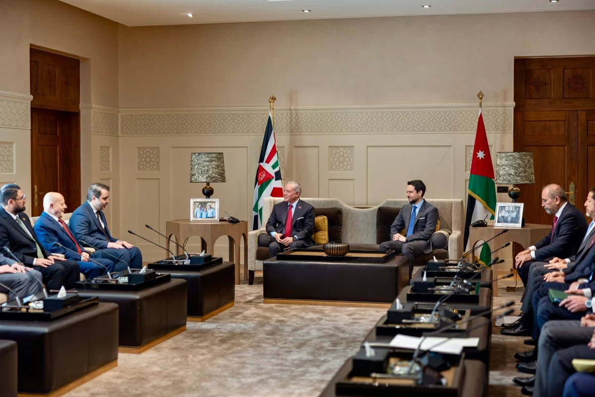 His Majesty King Abdullah on Sunday receives the Syrian ministerial delegation participating in the second session of the Higher Coordination Council between Jordan and Syria (Photo courtesy of Royal Court)