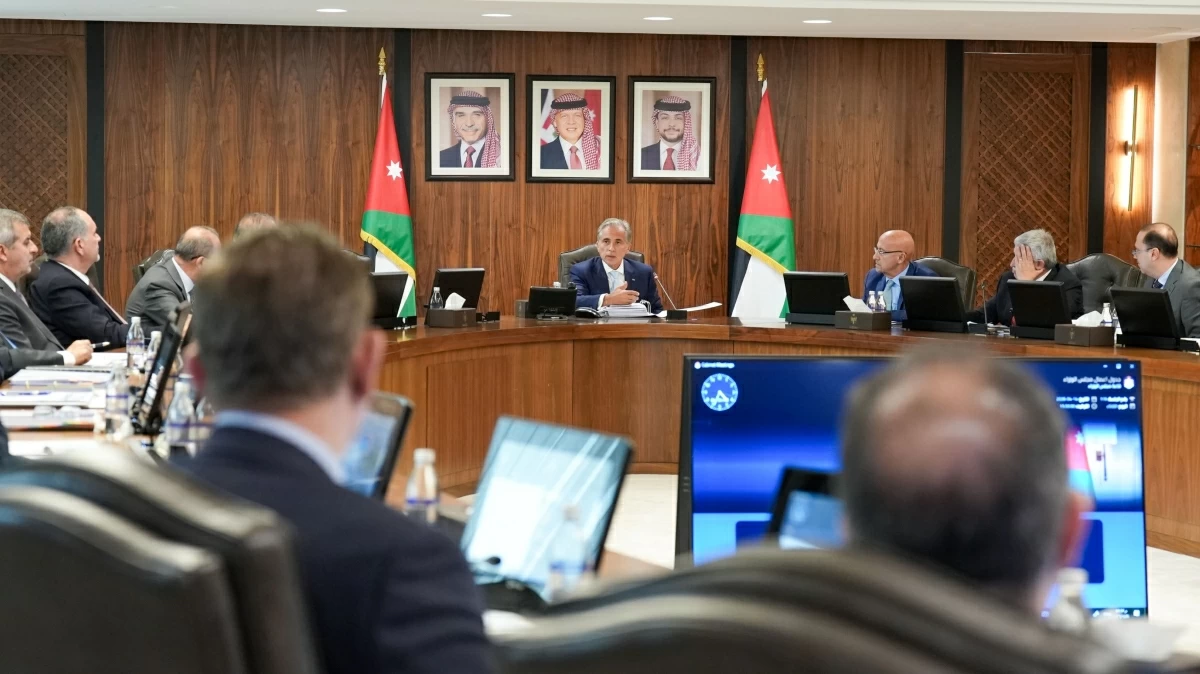 The Cabinet, during a session chaired by Prime Minister Jafar Hassan on Tuesday, approves the justifications for a draft amendment to the Jordanian Universities Law for 2026 (Photo courtesy of Prime Ministry)